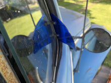 Load image into Gallery viewer, Vent Window Air Deflectors Breeze Breezies Airflow Deflectors Pair