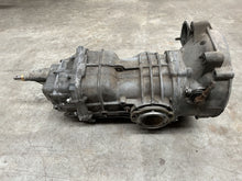 Load image into Gallery viewer, Bus Box Kombi Gearbox 3 Rib Code: CE1235509 (Top Mounts)
