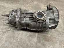 Load image into Gallery viewer, Bus Box Kombi Gearbox 3 Rib Code: CE1235509 (Top Mounts)