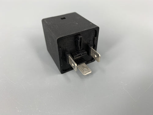 Flasher Indicator Relay 3 Prong 12 Volt Square
