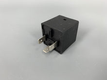 Load image into Gallery viewer, Flasher Indicator Relay 3 Prong 12 Volt Square