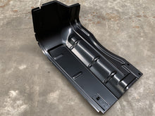 Load image into Gallery viewer, Wheel House Tub Right Front Type 2 1968-1979