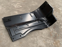 Load image into Gallery viewer, Wheel House Tub Right Front Type 2 1968-1979