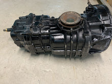Load image into Gallery viewer, Bus Box Kombi Gearbox 3 Rib Code: CA0614702 1972-74